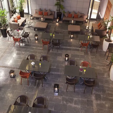 莫里纳拉里欧酒店